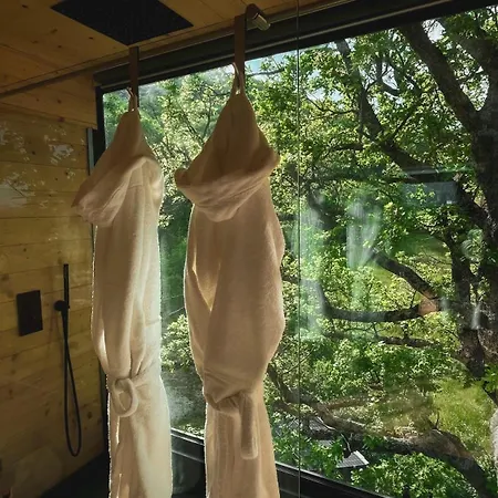 Luxe tent Walden House Casarampi